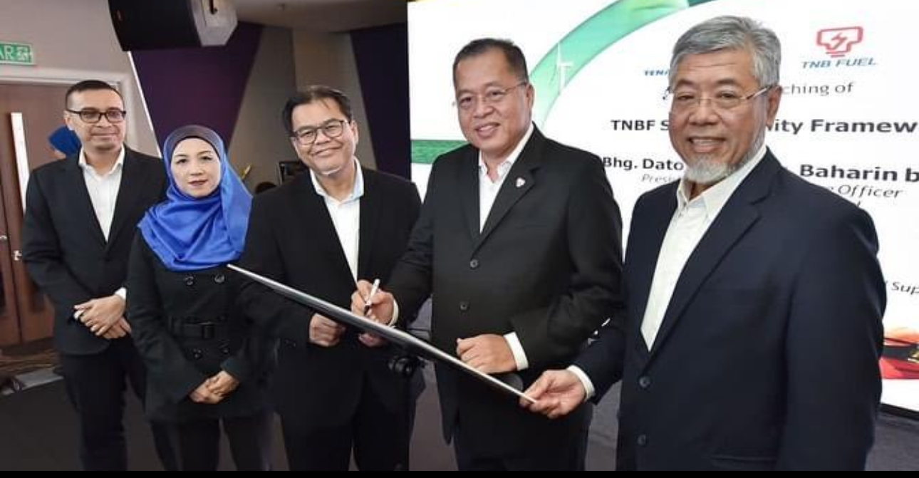 20231201-petros-contributes-rm300000-to-sarawak-heart-foundation-cover.webp